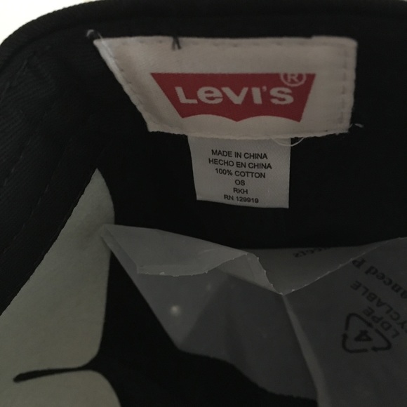 black Levi's New York snap back baseball hat. Unisex - Picture 7 of 7